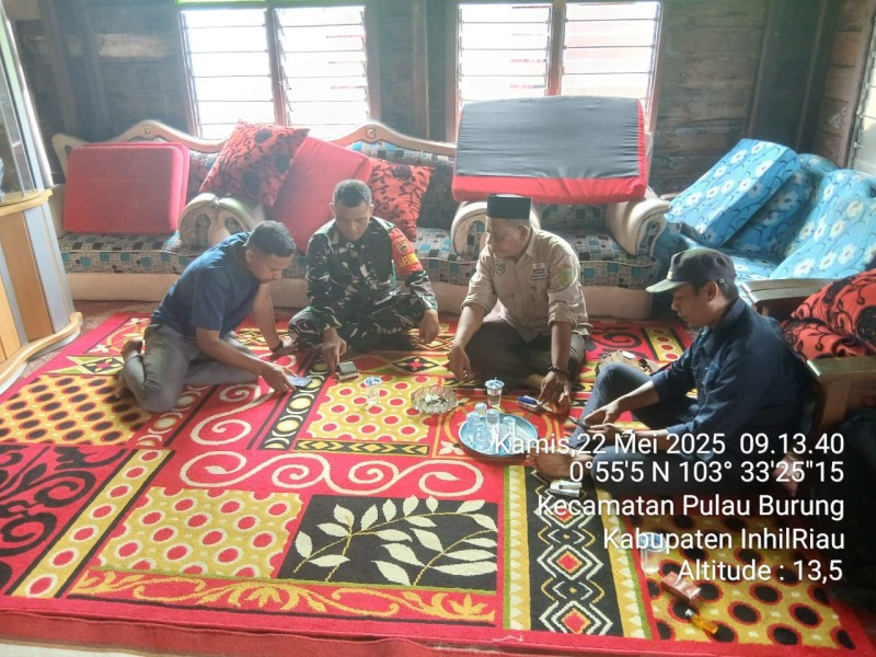 Babinsa Koramil 11/Pulau Burung  Hadir Membawa Kehangatan Bak Matahari di Tengah Masyarakat Sungai Danai