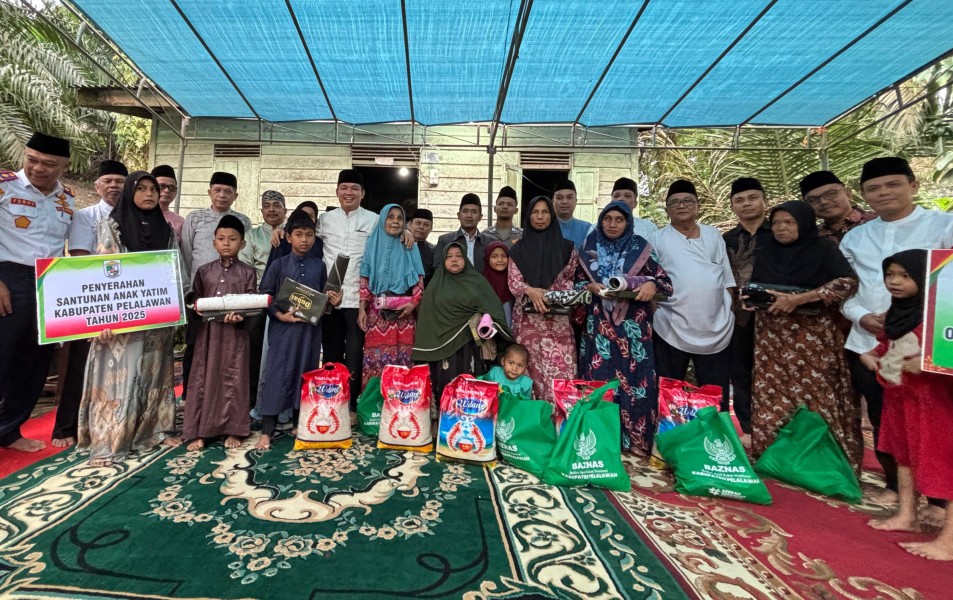 Melihat Langsung Kondisi Rumah Warga saat Safari Ramadan, Wabup Husni Thamrin Upayakan Bedah Rumah