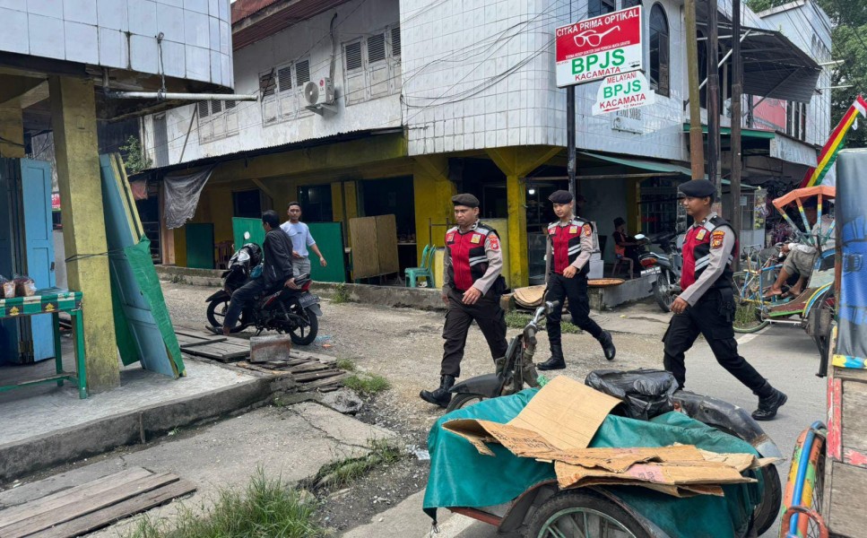 Sat Samapta Polres Inhil Patroli Jalan Kaki, Wujudkan Situasi Aman dan Kondusif di Tembilahan