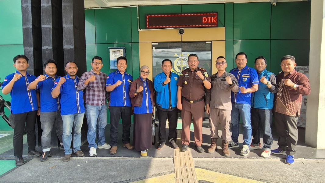 Kompak…! Ketua dan Sekretaris KNPI Inhil Silaturahmi dengan Kejaksaan Negeri Indragiri Hilir, Perkuat Sinergi Pemuda dan Penegakan Hukum