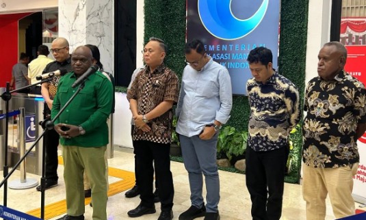 Menteri HAM: Aparat Harus Tegas Bedakan Demonstran Damai dan Perusuh