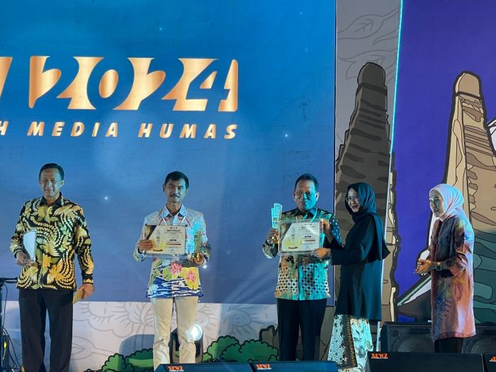 Pemprov Riau Raih Penghargaan Humas Terbaik Nasional Kampanye Komunikasi Publik