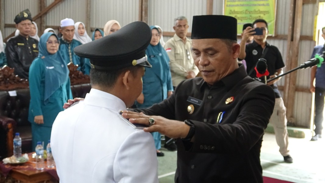 Bupati Inhil Lantik Pj Kades Sungai Baru