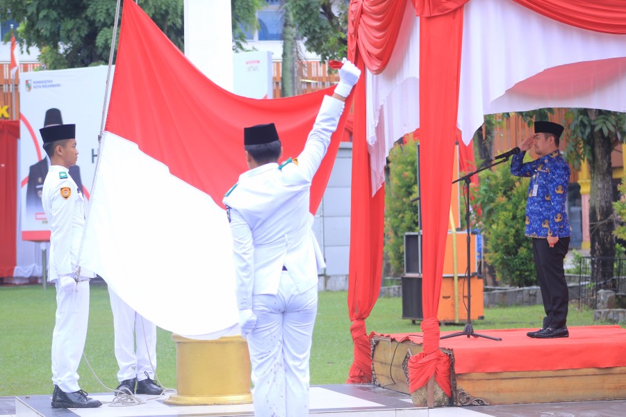 Pj Walikota Pekanbaru Mengajak Warga Teladani Cinta Negeri di Hari Pahlawan