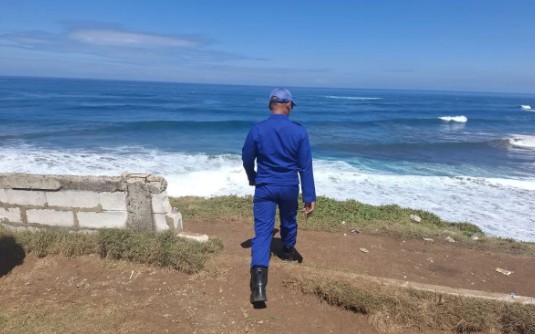 Dua Wisatawan Hilang Terseret Ombak di Pantai Puncak Guha Garut
