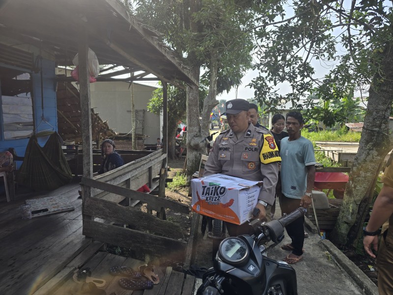 Bhabinkamtibmas Polsek Pelangiran Gebyarkan Ekspedisi Presisi Merah Putih Melalui Kepedulian Sosial