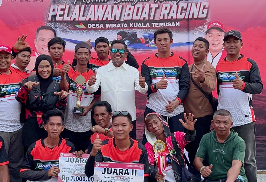 Tutup Ketinting Boat Racing 2026, Bupati Pelalawan Siap Jadikan Agenda Wisata Tahunan Nasional