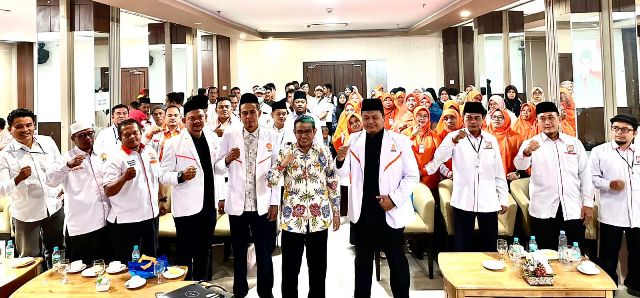 PKS Riau Bersatu dalam Pelayanan: Hendry Munief Arahkan Kader untuk Empati kepada Masyarakat