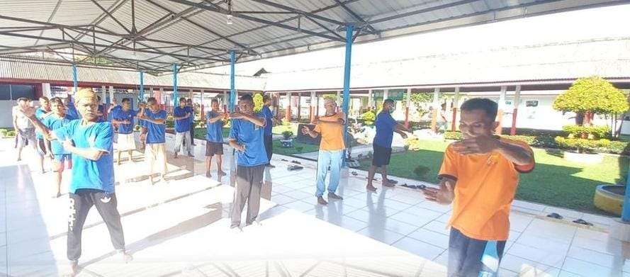 Lapas Kelas IIA Tanjungpinang Gelar Senam Lansia Tingkatkan Kesehatan Fisik dan Mental Warga Binaan