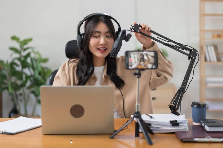 Cara Mudah Membuat Podcast dan Konten Suara yang Populer