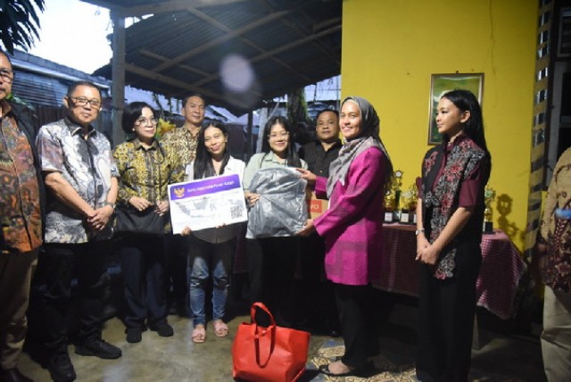 Hore... Aspirasi Anggota DPR RI Karmila Sari Beasiswa KIP dan PIP di Riau Sudah Masuk ke Rekening Mahasiswa dan Siswa