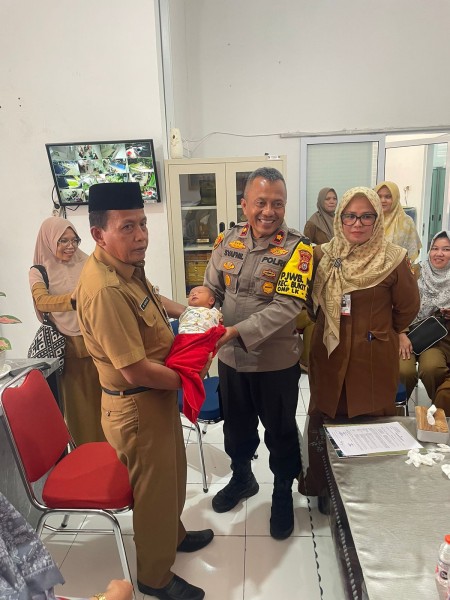 Dinas Sosial Bakal Cari Orang Tua Asuh Bayi yang Ditemukan di Semak Belukar Perumahan Royal Madani