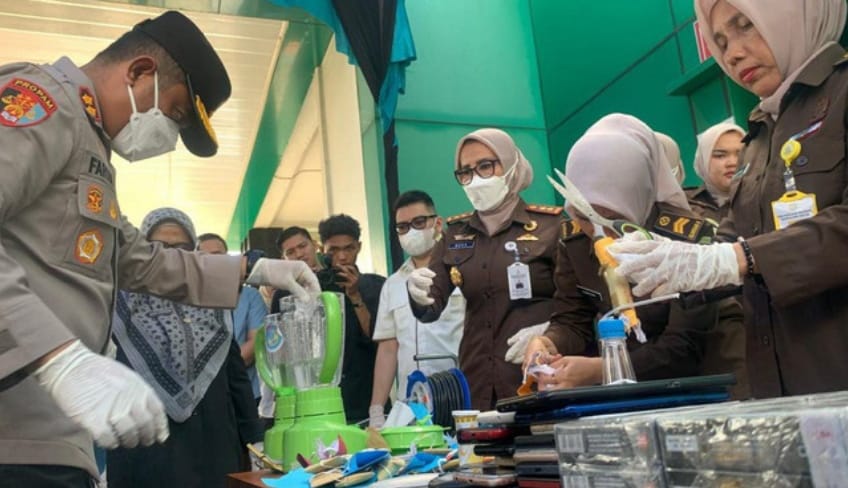 Kejari Inhil Musnah Barang Bukti Narkoba dan Elektronik Ilegal