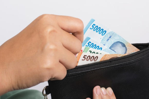 Otoritas Jasa Keuangan Cabut Izin 4 Fintech P2P Lending, Terapkan 661 Sanksi Selama 2024