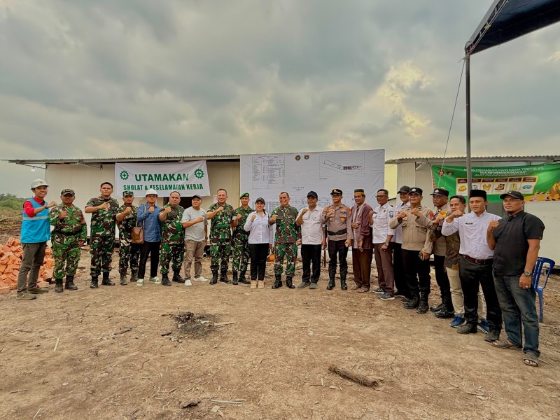 Peletakan Batu Pertama Yonif TP 953/Harimau Rawa Dimulai, Ketua KKSS Inhil: Ini Investasi untuk Keamanan dan Masa Depan Daerah
