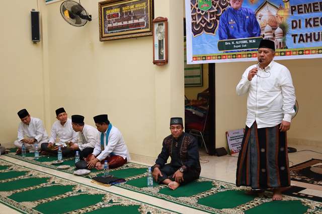 Safari Ramadhan Pemkab Siak Berbagi Kebahagiaannya Dengan Bertatap Muka Langsung Kepada Masyarakat Kampung Buantan