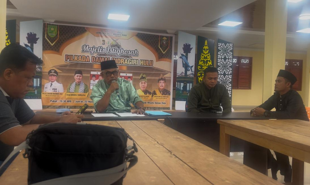 Gelar Jumpa Pers, Ketua DPH Tegaskan Posisi Tameng Adat di LAMR Inhu di Penangkapan Kayu