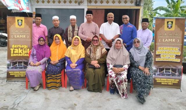 LAMR Kepulauan Meranti Berbagi Takjil