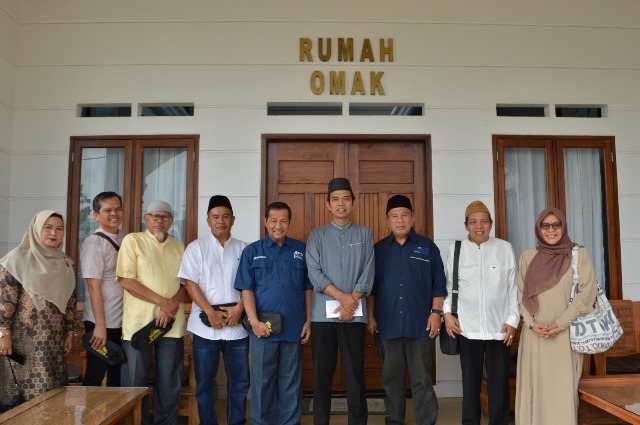 Panitia HUT JMSI ke 6 Silaturahmi dengan UAS, Salah Satu Penerima JMSI Award