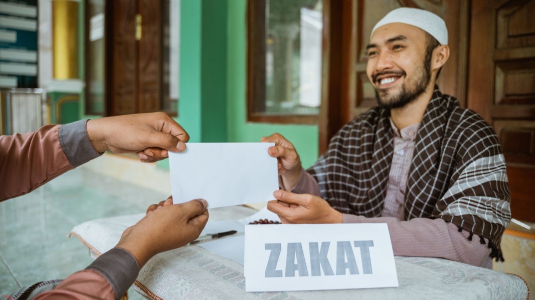 Apa Itu Zakat Penghasilan: Syarat dan Cara Menghitungnya
