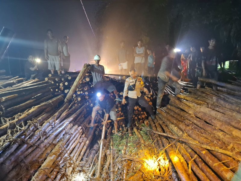 Tertimpa Muatan Truk Saat Las Dongkrak, Seorang Mekanik di Pelalawan Meninggal Dunia