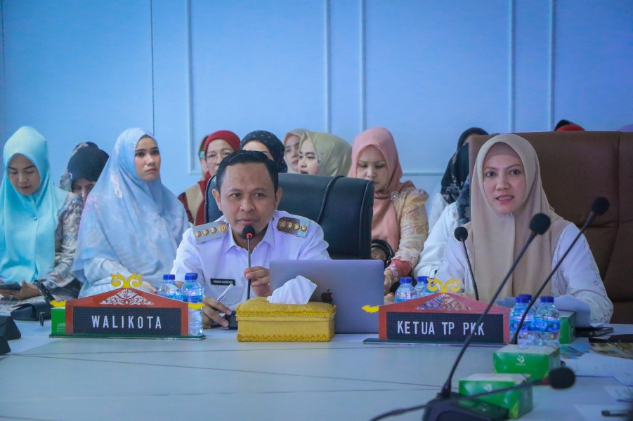 Dalam Rangka HKG, Ketua TP PKK Kota Pekanbaru Gelar Rapat Koordinasi Bersama Jajaran