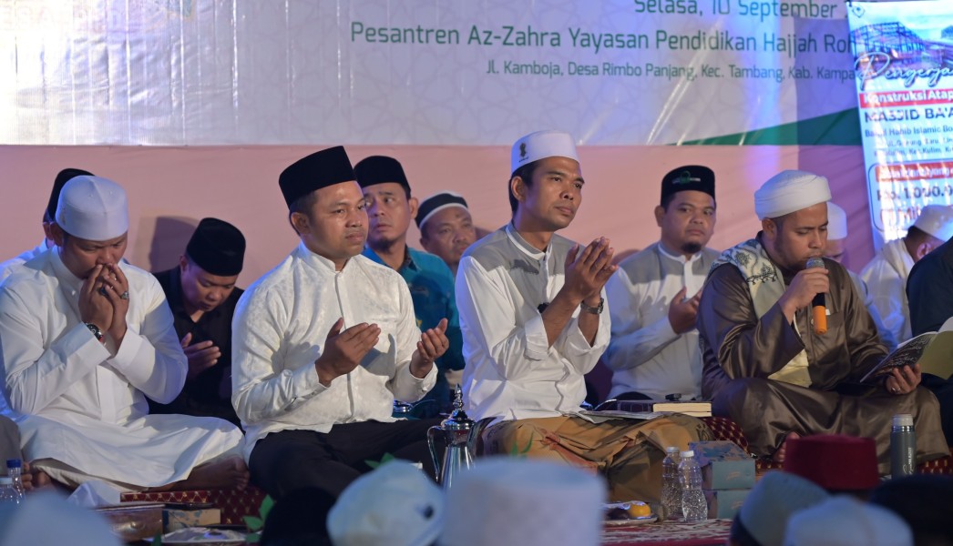 Jika Terpilih Jadi Gubernur, UAS Tantang Abdul Wahid Semarakan Maulid Nabi di Sepanjang Jalan Sudirman