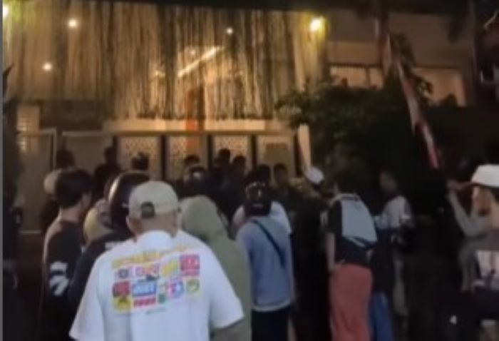 Viral Video Massa Diduga Datangi Rumah Sri Mulyani, Publik Curiga Ada Provokator