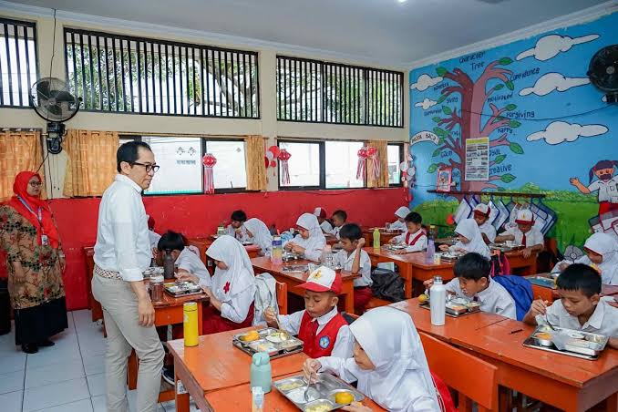 Tangani 40 Siswa Keracunan dalam Program Makan Bergizi Gratis, KADIN Soroti Pentingnya Sistem Logistik untuk Keamanan Pangan