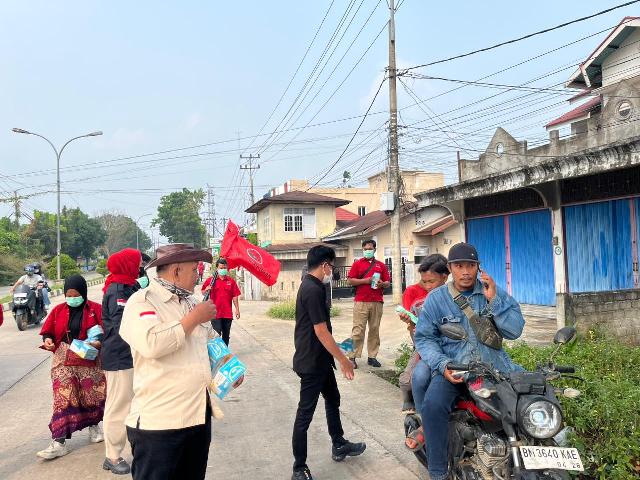 PDIP Kuansing Peduli Dampak Kabut Asap, Ribuan Masker Dibagikan kepada Warga