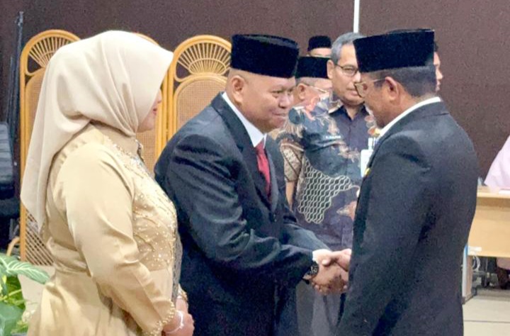 Bupati Zukri Lantik Denny Gunawan sebagai Direktur Utama Perumda Tuah Sekata