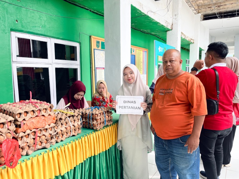 Sedekah Jumat Telur Dinas Pertanian Inhil Dukung Percepatan Penurunan Stunting