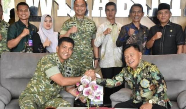 Bupati Kabupaten Kepulauan Meranti H.Asmar Perkuat Sinergi dengan TNI, Kunjungi Danrem 031/Wira Bima