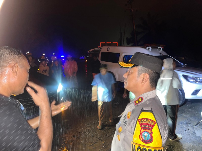 Polres Inhil Dirikan Posko Pantau Kebocoran Gas, Arus Lalu Lintas Pekanbaru–Jambi Kembali Normal