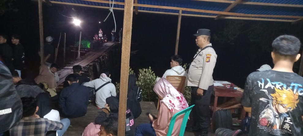 Mudik Aman, Polsek Pulau Burung Pastikan Keselamatan Penumpang di Pelabuhan Pepadaan