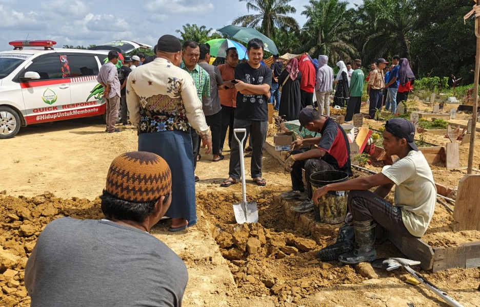 TPU Pangkalan Kerinci Barat Butuh Alat Berat, Gali Makam Masih Manual Butuh Waktu 6 Jam