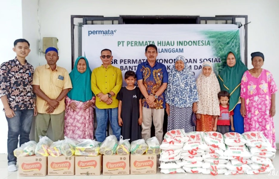 Berbagi Kebahagiaan Momen Ramadan dan Idul Fitri, PT. PHI PKS Unit Langgam Salurkan Bantuan CSR