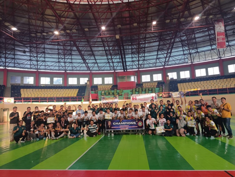 Wakil Bupati Pelalawan Resmi Tutup Turnamen Futsal Serikat Riau Fiber 2025