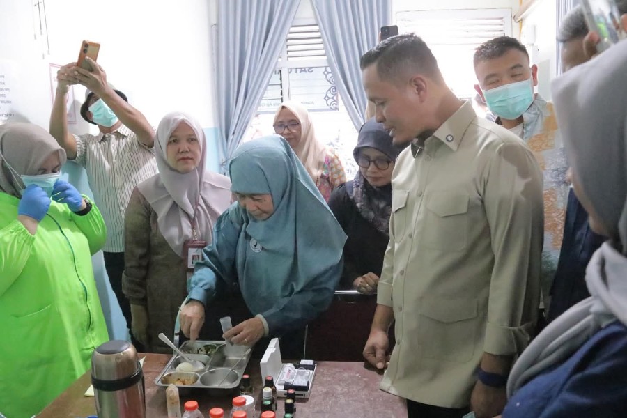 Wako Pekanbaru : Pengelola SPPG Harus Pastikan Dapur Higienis