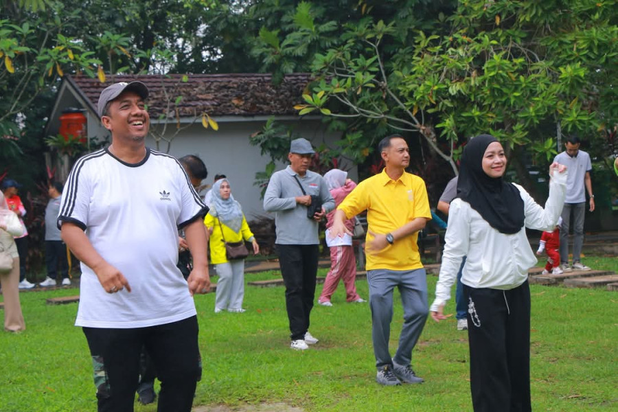 Pj Wako Pekanbaru Hadiri Senam Sehat Bersama Camat dan Warga Pekanbaru Kota