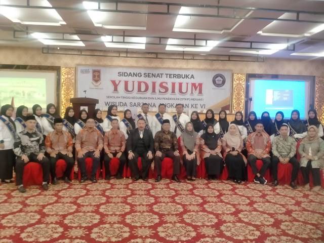 STKIP Meranti Gelar Yudisium 28 Lulusan Terbaik Matematika dan Penjaskesrek di Wisudakan