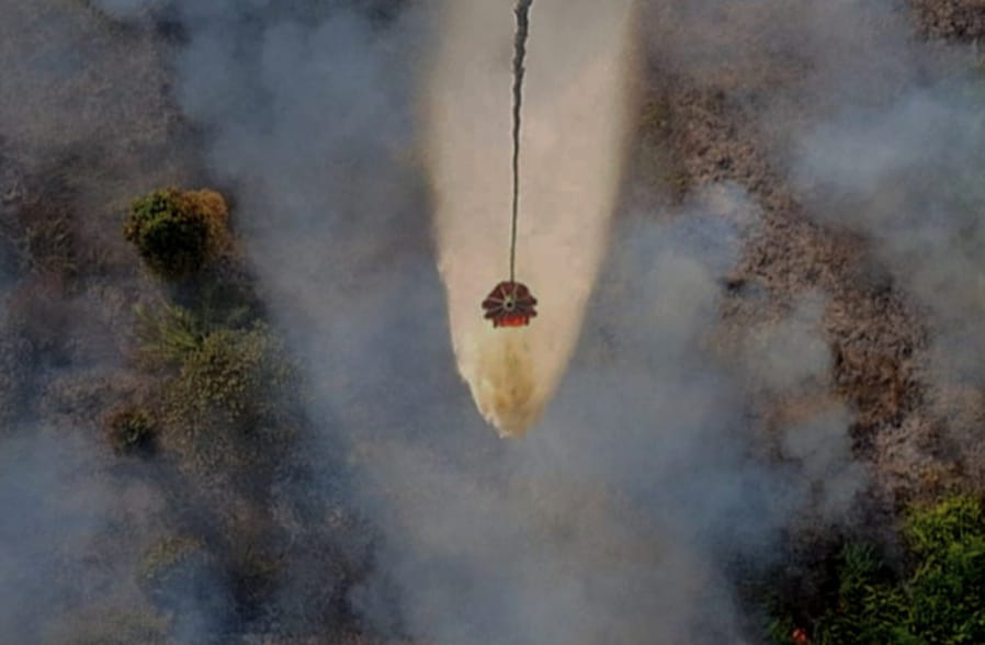 Hujan Guyur Riau, Meski Bebas Api Helikopter Water Bombing Tetap Beroperasi