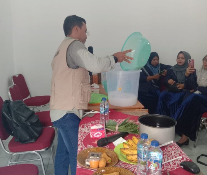 Dukung Adaptasi Iklim, Warga Paskem Dilatih Kelola Sampah Jadi Bernilai Ekonomi
